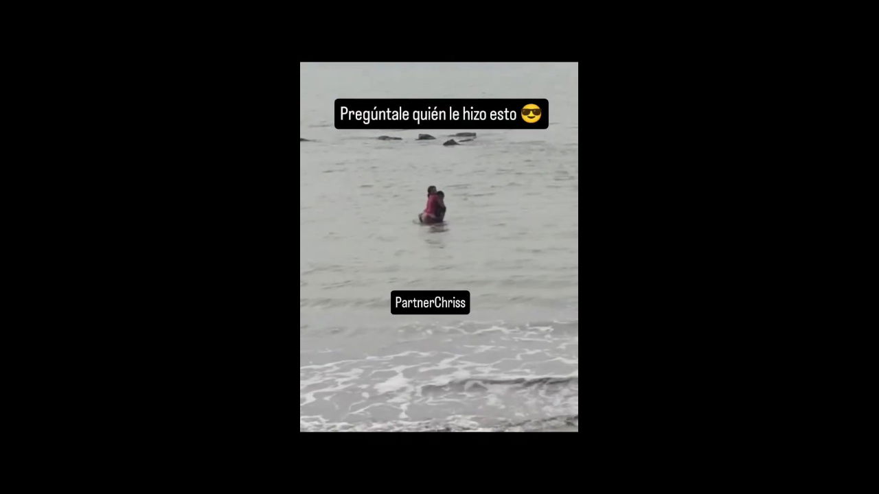 Fucking in sea