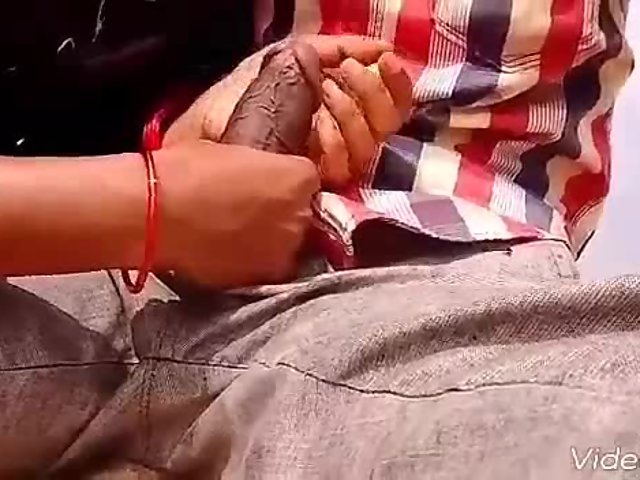 Indian Couple On Date Sexy Babe Outdoor Blowjob