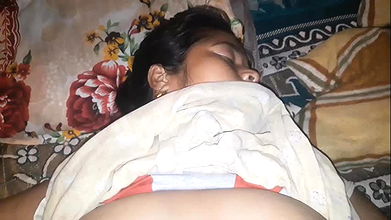 Hot Desi Village Bhabhi Ko Ratme Chupke Se Choda