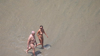 Gorgeous blonde Topless Beach Voyeur_61a199ec