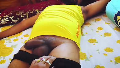 Sauteli bahan ke vlog me desi lover ne mutthi mar diya aur phir chod diya