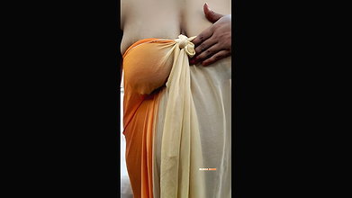Rusa Bhabi Exposes Wet Boobs in MMS Leak – Sex MMS