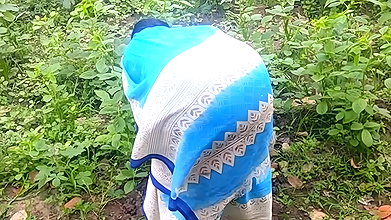 village aunty exposing her desi chut to ex-boyfriend in sugarcane field