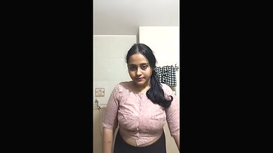 Indian Sex MMS of innocent girlfriend teasing her Kalu boyfriend