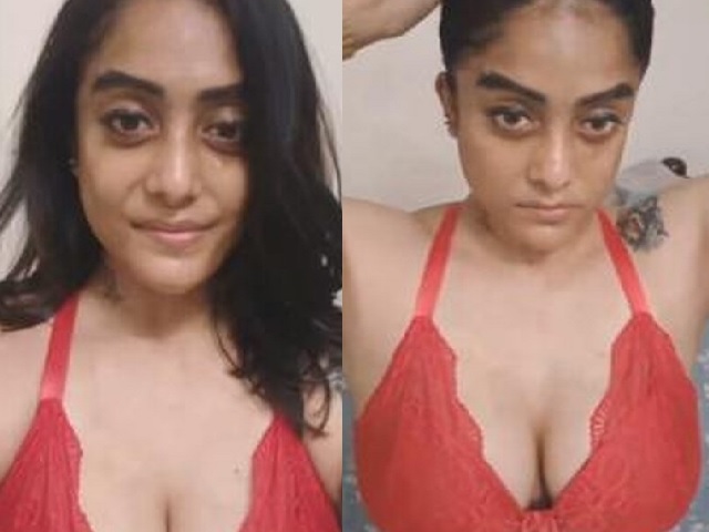 Abhirami Bigg Boss Tamil in Bra Shows Deep Cleavage Indian Sex MMS